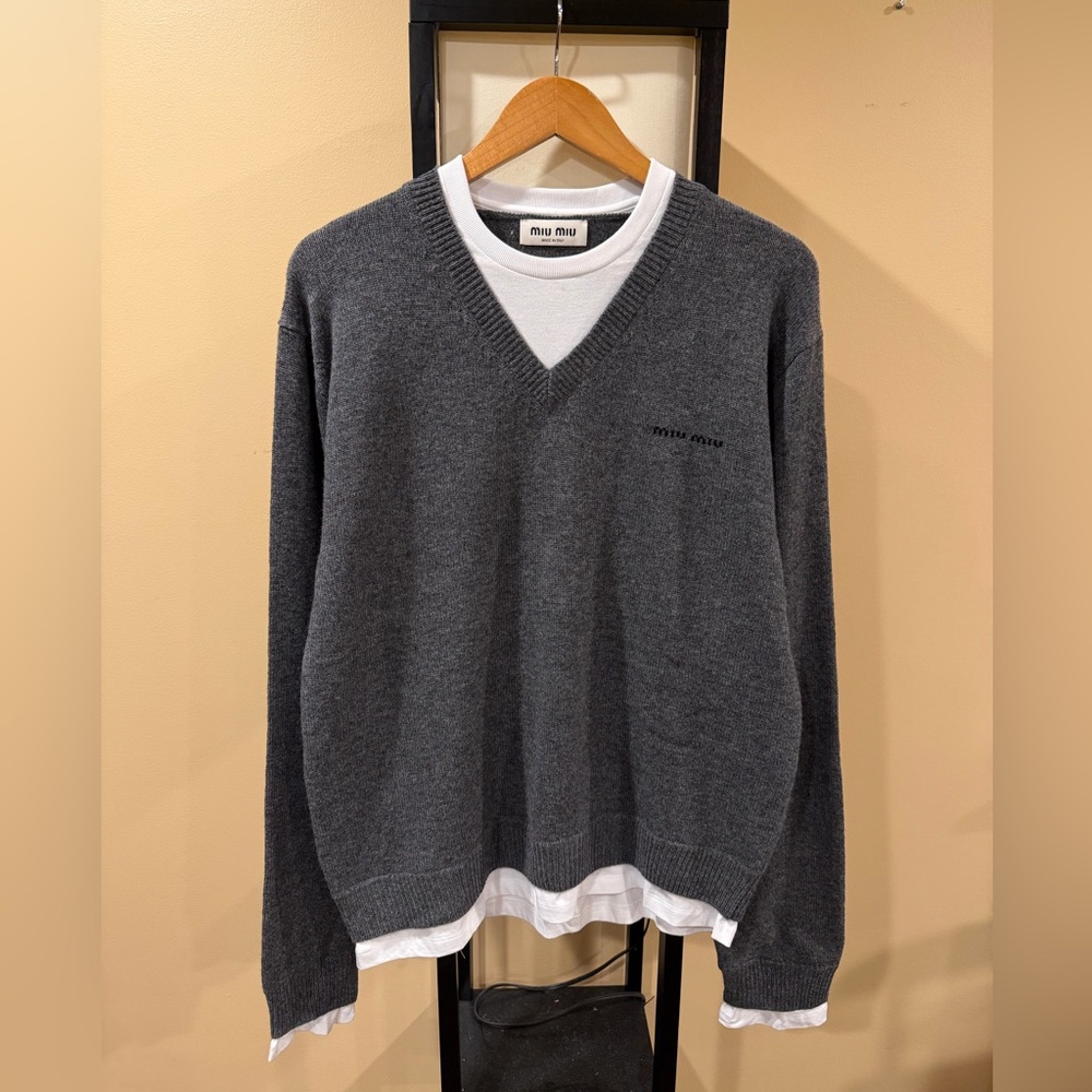 Miu Miu 2025 Cashmere Gray Double Layer V-Neck Sweater